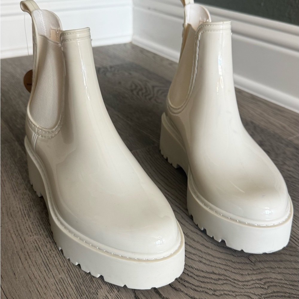Steve Madden Sahara rain boot  size 8